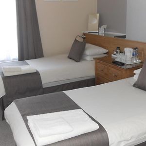 Twin Room Private Bathroom